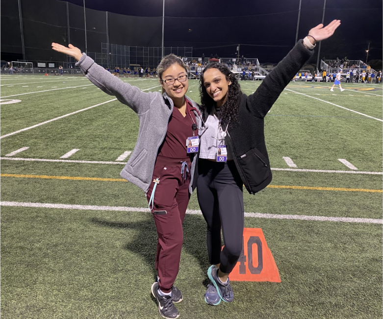 Group photo eating dinner